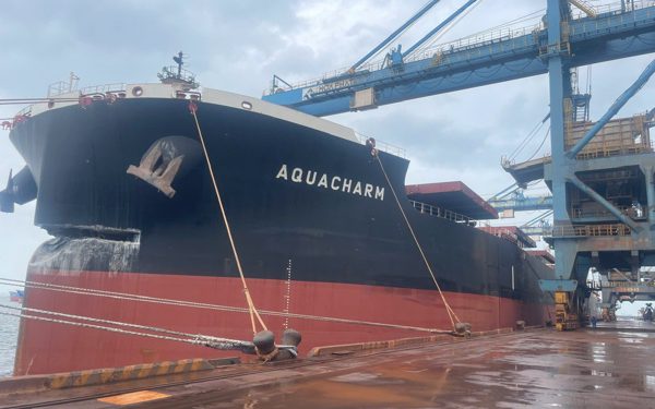 Tàu AQUACHARM bị bắt giữ theo quyết định của tòa án ở Quảng Ngãi