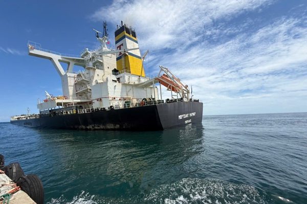 Tàu chở hơn 174.000 tấn quặng gặp sự cố ngoài khơi Quảng Ngãi