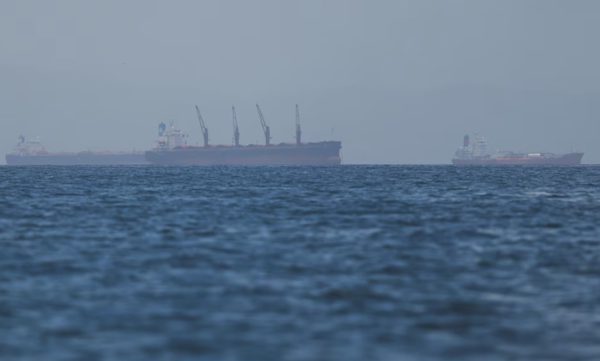 Tàu dầu 'tắc đường' ở Venezuela