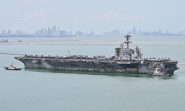 Tàu sân bay Mỹ hoen rỉ, tróc sơn khi trở về từ Trung Đông