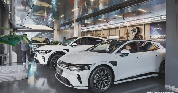 Tay nắm cửa ẩn trên ô tô: Đẹp nhưng nguy hiểm