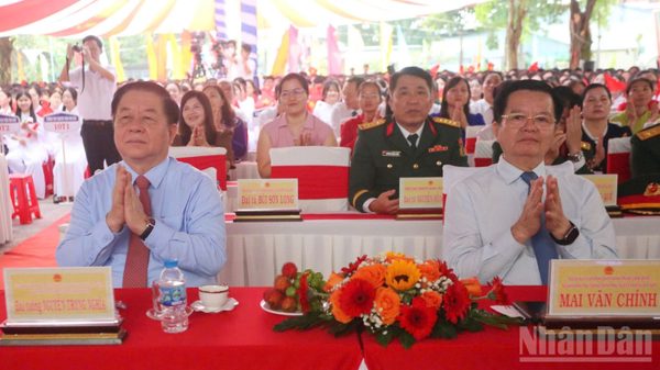 Tây Ninh khai giảng năm học mới