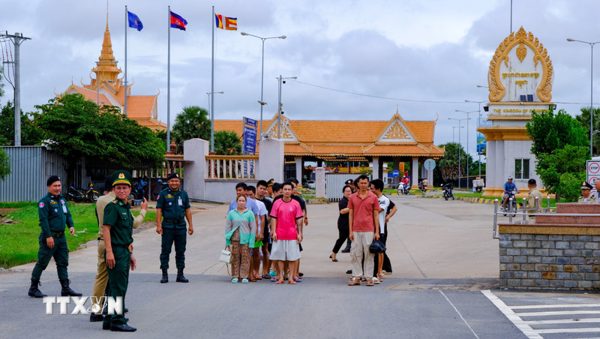Tây Ninh tiếp nhận 23 công dân do Campuchia trao trả bao gồm 1 đối tượng truy nã
