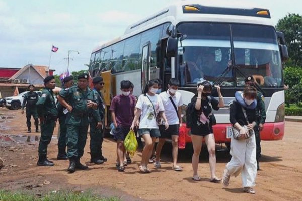 Tây Ninh tiếp nhận 86 công dân từ Campuchia