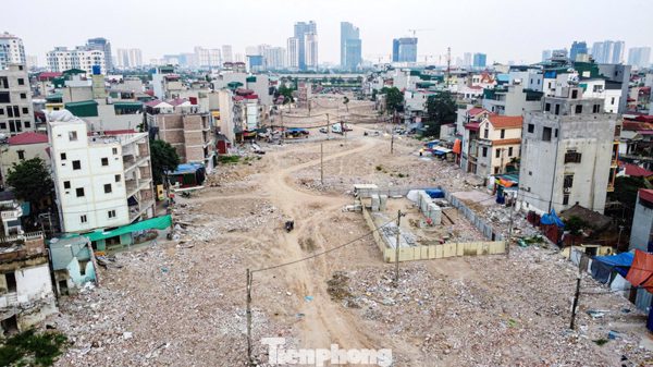 Tây Thăng Long: Nhà đã tháo dỡ, mặt bằng bỏ trống hơn 3 tháng