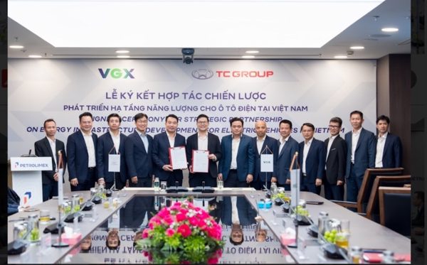 TC Group ký kết với VGX phát triển hạ tầng năng lượng phục vụ xe điện