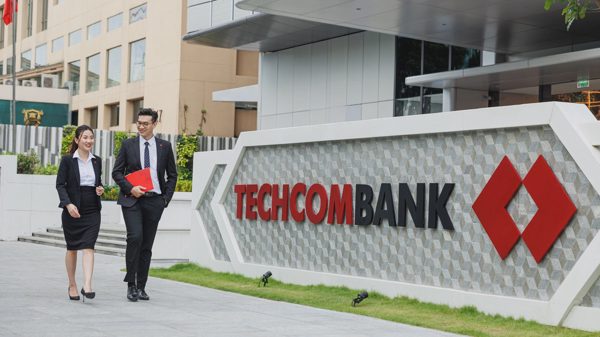 Techcombank muốn hạ tỷ lệ cổ tức bằng cổ phiếu