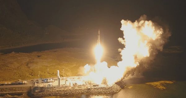 Tên lửa Đức vào quỹ đạo, mở màn cuộc đua phóng vệ tinh của châu Âu