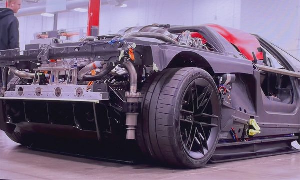 Tesla hé lộ quá trình phát triển siêu xe biết bay