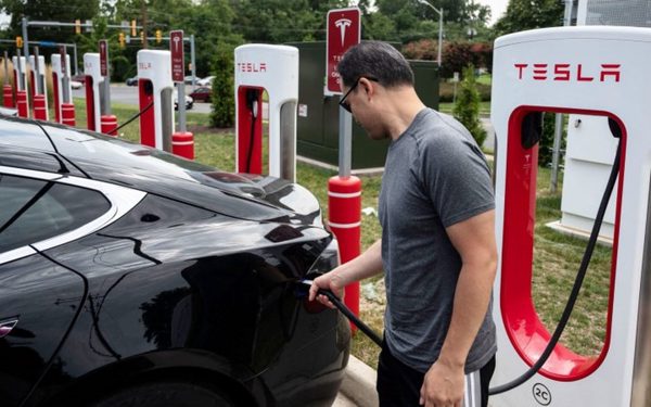 Tesla lập công ty tại Việt Nam, xe điện sẽ sạc ở đâu?