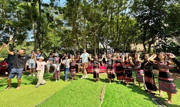 Tết mùa của người Giẻ Triêng: Giữ nghi lễ, trao truyền văn hóa