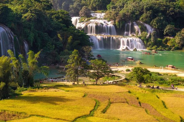 Thác Bản Giốc mùa nào cũng đẹp