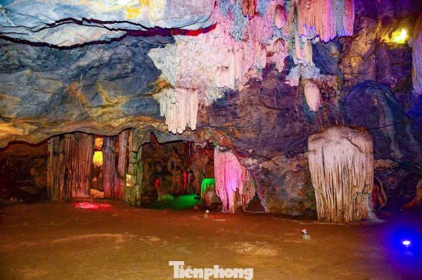 Thạch nhũ huyền ảo gắn với truyền thuyết động Từ Thức