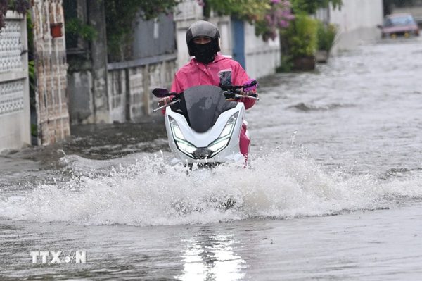 Thái Lan: Bangkok ngập lụt, tiếp tục cắt giảm các chuyến bay