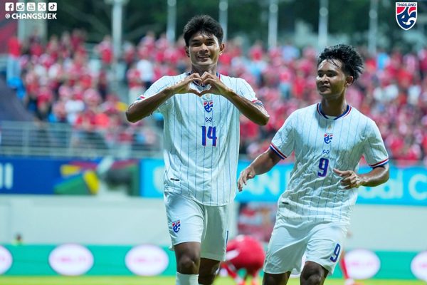 Thái Lan đánh bại Singapore ở bán kết ASEAN Cup