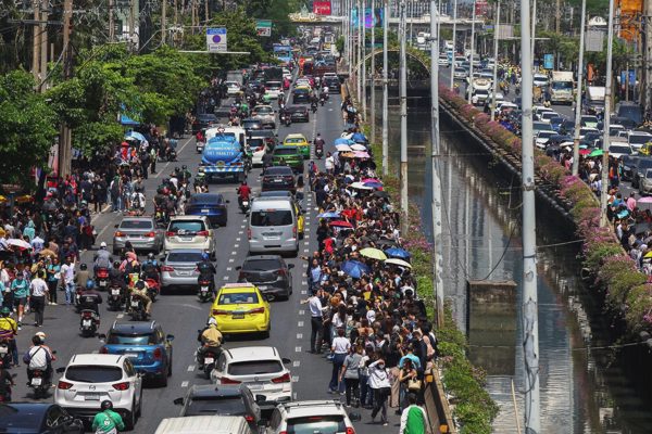 Thái Lan tính triển khai chương trình nghỉ hưu sớm để cắt giảm biên chế