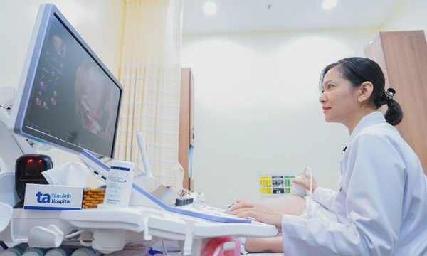 Thai nhi có 6 ngón tay