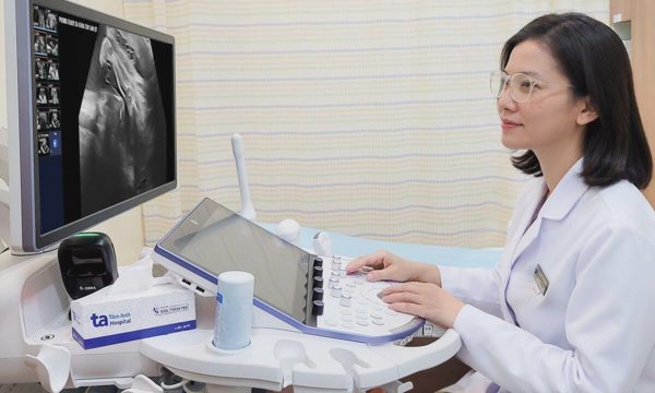 Thai nhi cứng khớp bẩm sinh do đột biến gene
