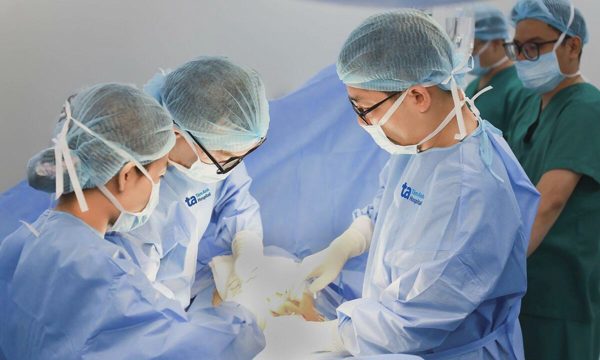 Thai phụ bệnh cúm, con suy hô hấp sau sinh
