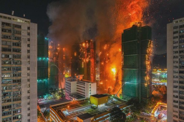 Thảm họa cháy chung cư ở Hong Kong: Loạt sai phạm khi sửa chữa tòa nhà