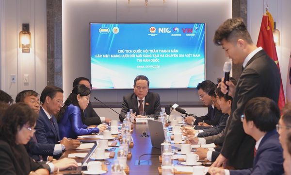 Tham khảo kinh nghiệm Hàn Quốc về phát triển, làm chủ công nghệ