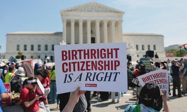 Thẩm phán chặn sắc lệnh hạn chế quyền công dân theo nơi sinh của ông Trump