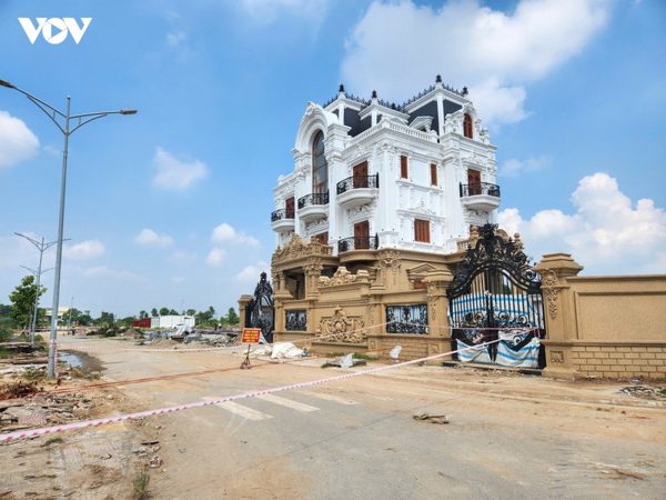 Thần đèn di chuyển biệt thự gần 1.000m² để làm đường kết nối sân bay Gia Bình