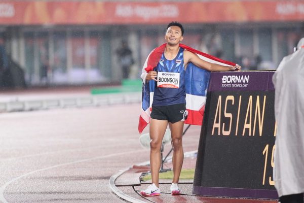 Thần đồng Thái Lan Boonson san bằng kỷ lục châu Á, giành HCV chạy 200m