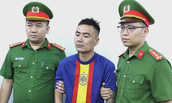 Thắng 'Ật' bị bắt sau vụ livestream khiêu khích người ở Tràng An