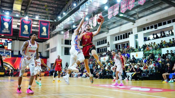 Thắng đậm Hanoi Buffaloes, Saigon Heat tiến gần chức vô địch VBA 2026