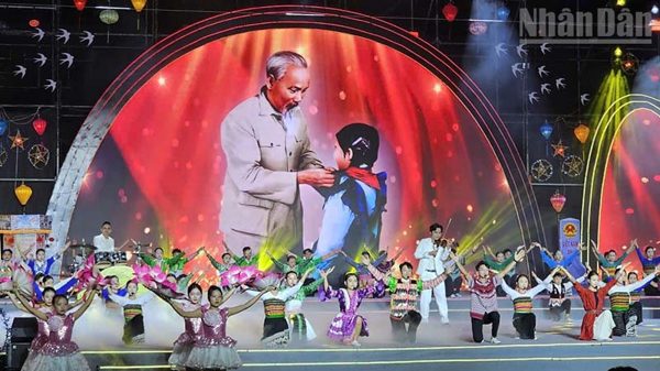 Thanh Hóa: Ấm áp chương trình Biên cương-Đêm hội trăng rằm