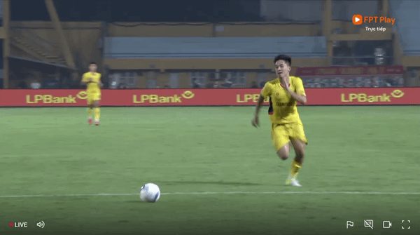 Thanh Hoá buộc Công an Hà Nội chia điểm ngay tại Hàng Đẫy