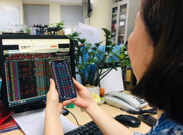 Thanh khoản co hẹp khiến VN-Index 1.800 điểm trở thành vùng cản ngắn hạn