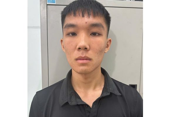 Thanh niên 20 tuổi vào trụ sở công an xã trộm 4 xe máy