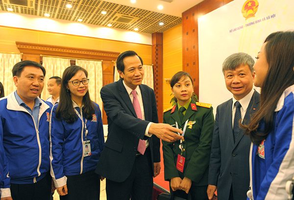 Thanh niên đối thoại với Bộ trưởng: Giáo dục nghề nghiệp là khâu đột phá