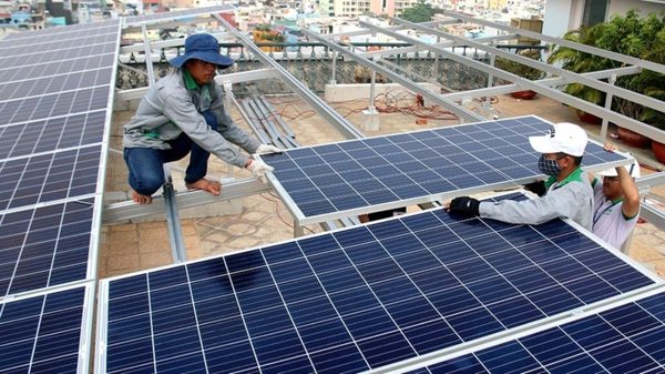 Thành phố Hồ Chí Minh hướng dẫn thực hiện Nghị định về điện mặt trời mái nhà