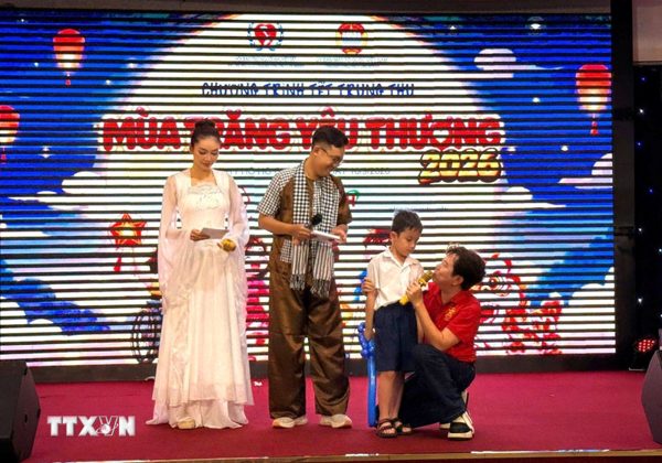 Thành phố Hồ Chí Minh: Mang trăng yêu thương đến trẻ thiệt thòi