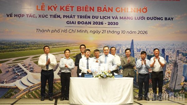 Thành phố Hồ Chí Minh: Tăng cường liên kết giữa ngành du lịch và hàng không