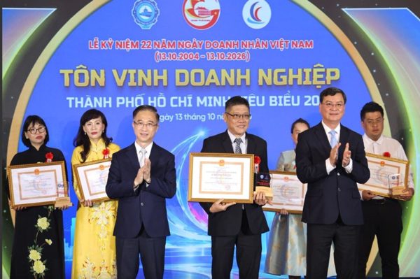 Thành phố Hồ Chí Minh tôn vinh 100 doanh nghiệp, 96 doanh nhân tiêu biểu
