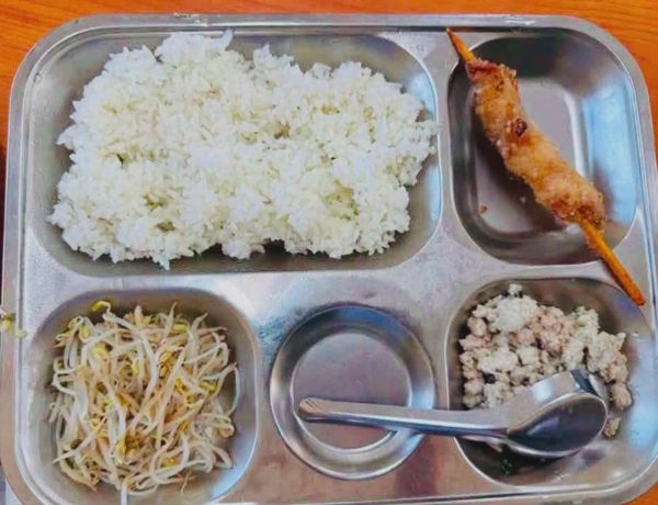 Thành ủy Hà Nội yêu cầu kiểm tra phản ánh về suất ăn bán trú