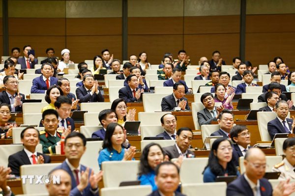 Tháo gỡ điểm nghẽn, khơi thông nguồn lực từ hoàn thiện thể chế