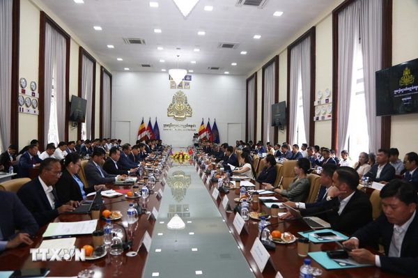 Tháo gỡ vướng mắc, thúc đẩy doanh nghiệp Việt Nam đầu tư tại Campuchia