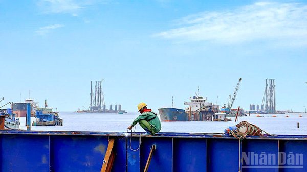 Thắp sáng niềm tin trên những công trình trọng điểm cực nam Tổ quốc