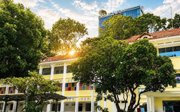 'Thay áo mới' cho tòa nhà gần trăm tuổi mang kiến trúc Pháp của Bệnh viện Từ Dũ