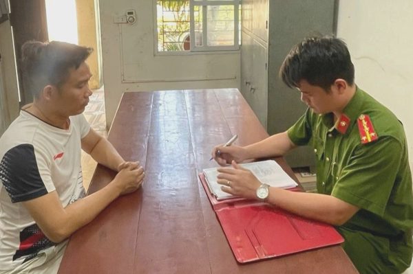 Thầy dạy lái ô tô bị khởi tố vì lừa tiền học của 12 người