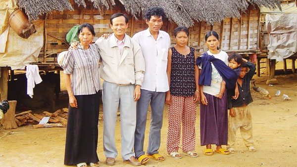 Thầy dạy văn hết lòng với ngôn ngữ đồng bào