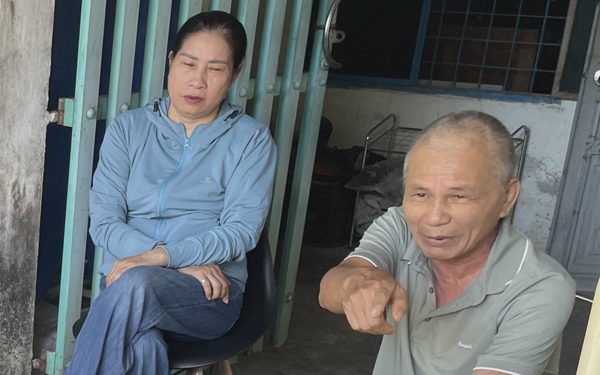 Thấy đoàn kiểm tra tới, 'thần y' thách bác sĩ: 'Ông nằm lên đây tôi chữa, biết bệnh gì luôn'