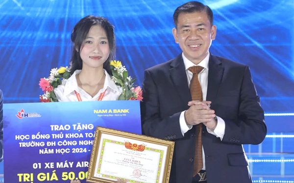 Thầy hiệu trưởng với nhiều quyết định 'đột xuất' liên quan đến sinh viên nghèo