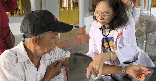 Thầy thuốc về với bà con Tân Phú Trung