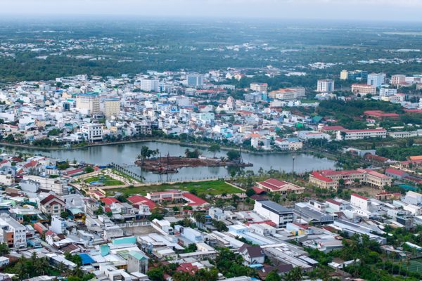 Thế chấp ‘đất trống’ vay 2,5 tỷ, đến lúc thi hành án lộ nhà và mồ mả